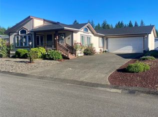 13 Christmas Tree Ln, Shelton, WA 98584