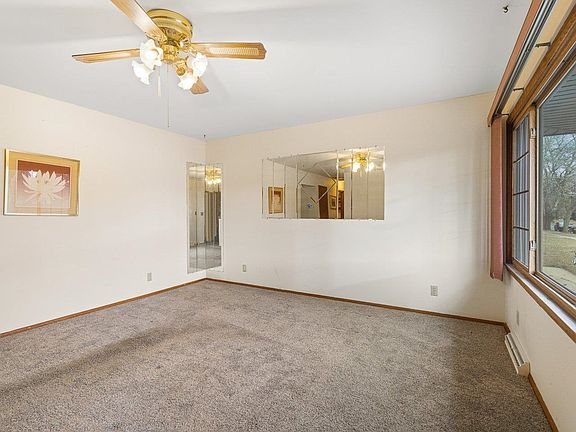 4th image of 2203 Shelley Dr