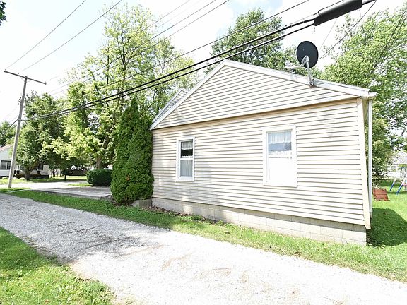 4th image of 103 E 2nd St