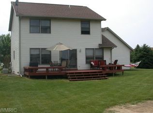 53947 W Ridgeview Cir, Paw Paw, MI 49079