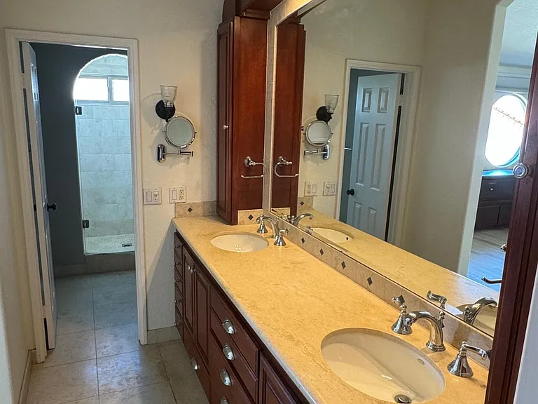 210 S Juanita Ave #D — Photo 12
