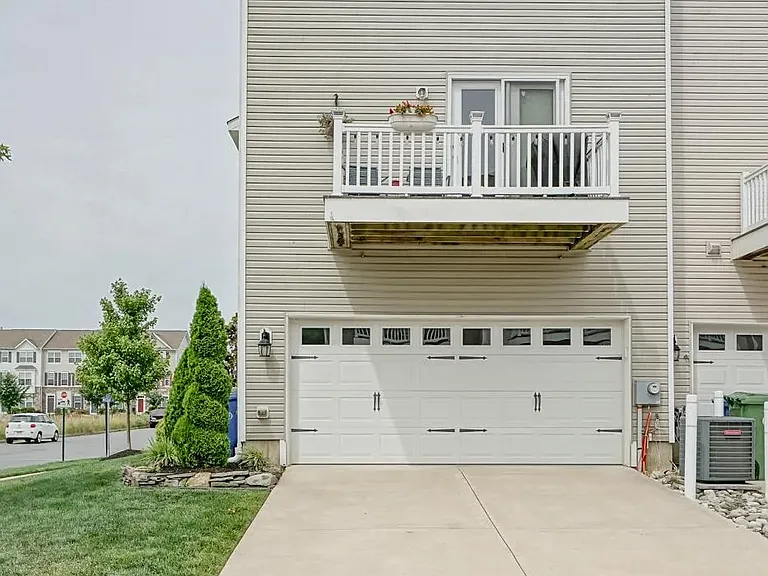 465 Wistar Pl — Photo 24