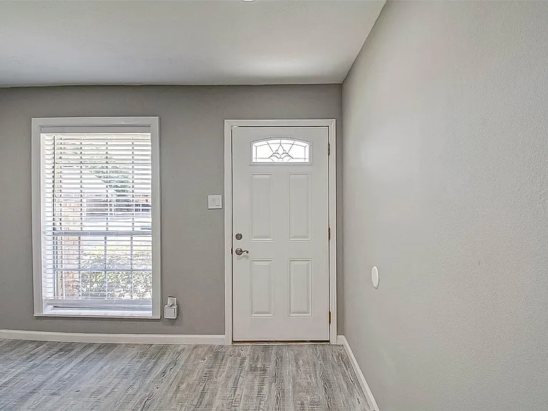 1104 W Tri Oaks Ln #119 — Photo 3