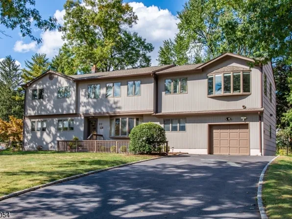 26 Lee Pl, East Hanover Twp., NJ 07936
