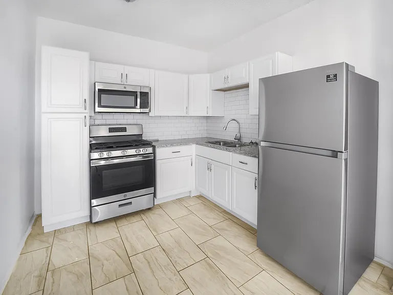 Sunset Heights - 712 Prospect St — Photo 18