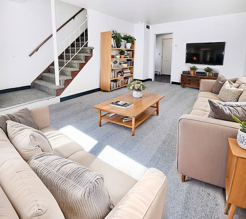 1st image of 802 8th St N #810