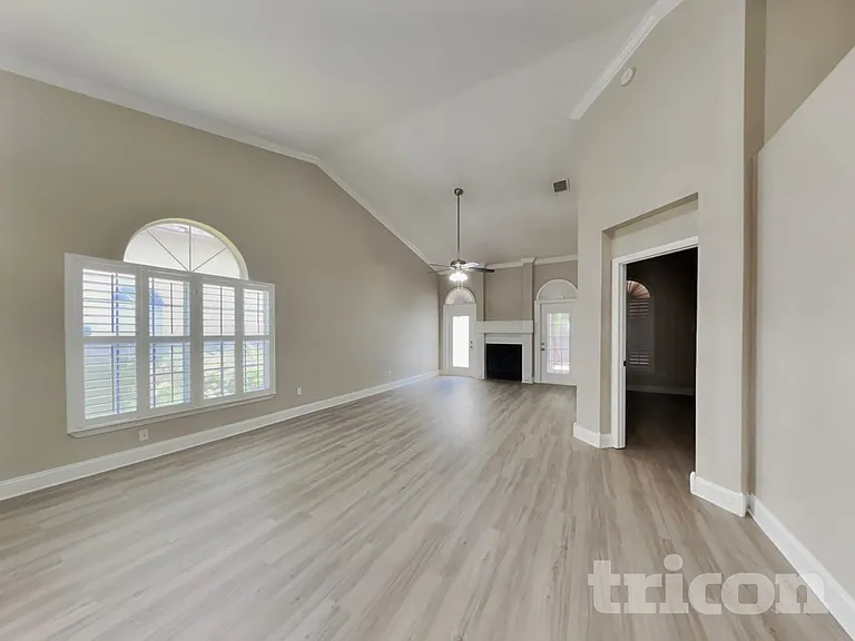 10630 Satinwood Cir — Photo 4