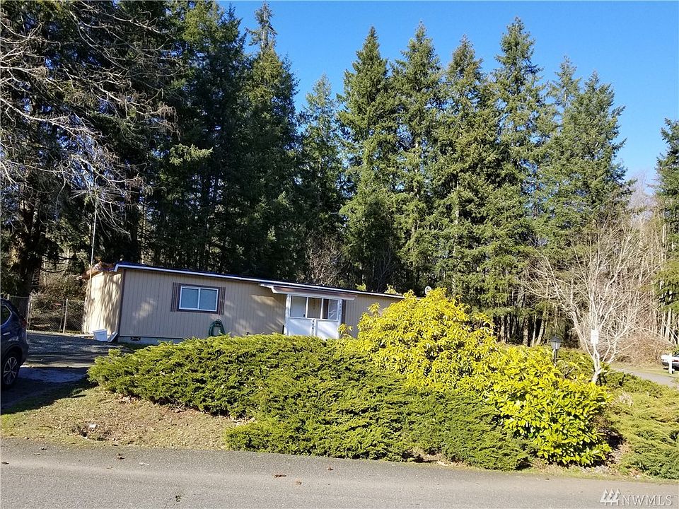 2nd image of 6908 Falcon Way NE