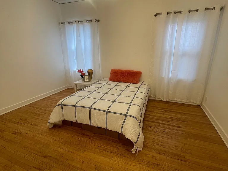 130 N Croft Ave #2 — Photo 6