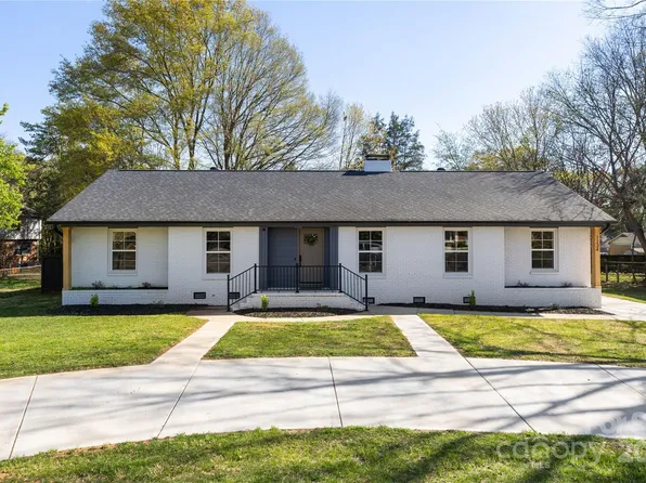 1124 Archdale Dr, Charlotte, NC 28217