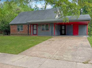 2884 Spring Hill Dr, Memphis, TN 38127