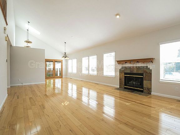 3rd image of 10571 W 83rd Pl