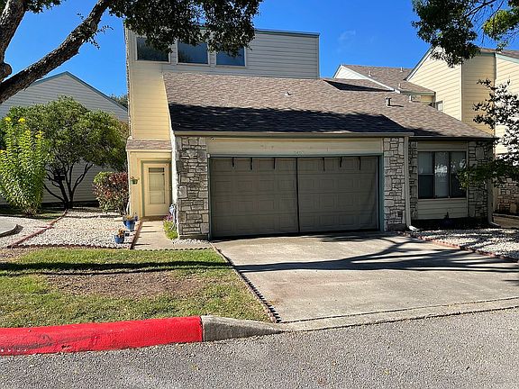 2nd image of 8407 Echo Creek Ln