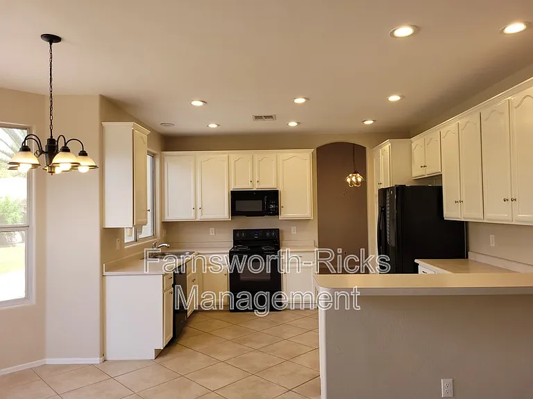 1270 W Flintlock Way — Photo 11