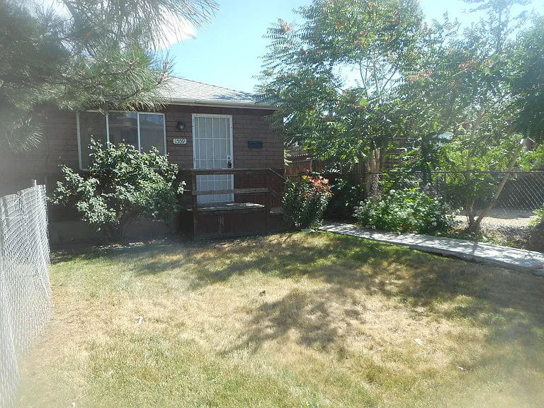1559 G St — Photo 2