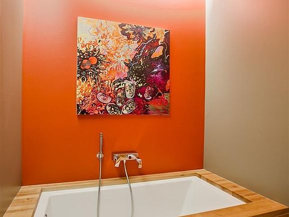 5th image of 1101 Jackson St APT 201