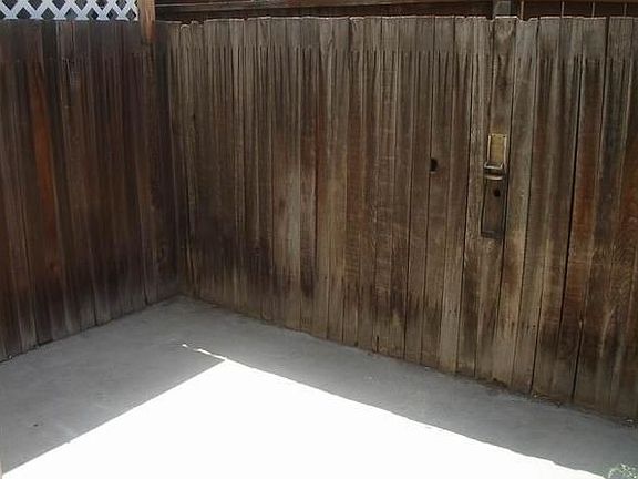 5th image of 789 N Mollison Ave APT 6