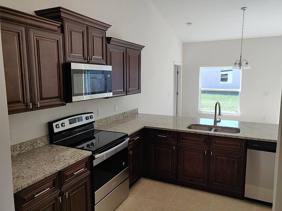 3rd image of 343 Ferrara Ct