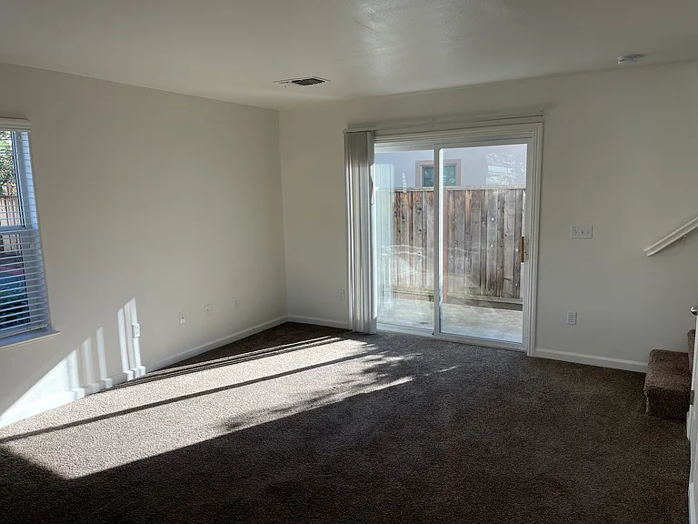 1655 Bloomfield Ln #14 — Photo 4