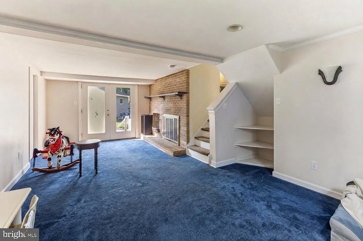 4 bed, 2.5 bath, 2265 sqft, $3,500 — Photo 4