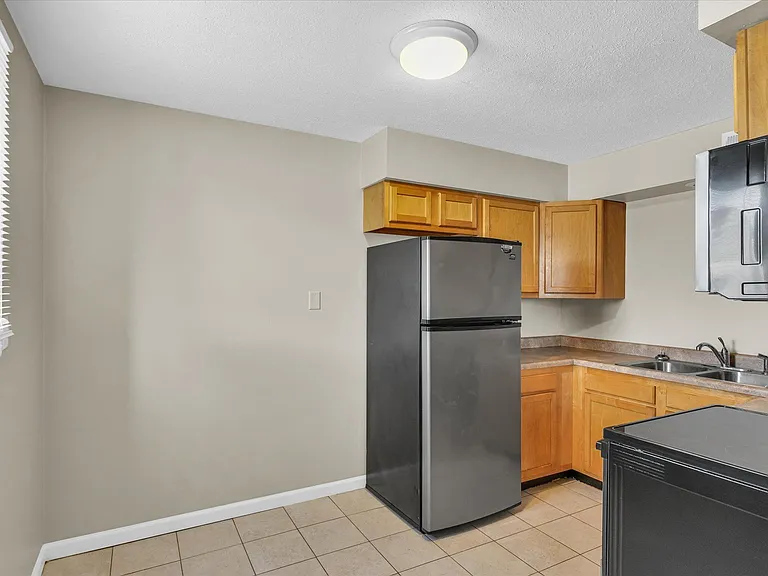 308 College Park Dr — Photo 6