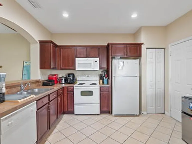 17529 Laurel Grove Ct — Photo 9