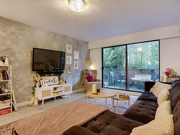 4th image of 1544 Fir St #105