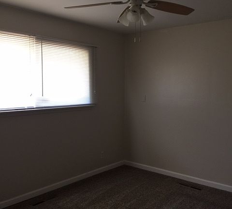 5th image of 21911 Sloman Ave