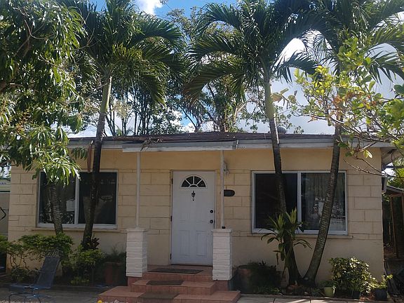 4th image of 569 SW 1st St