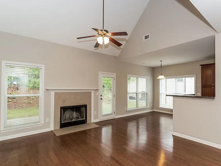 34 Cliffhaven Cir — Photo 3
