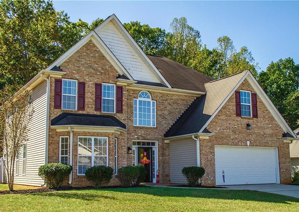 1st image of 810 Croftwood Dr