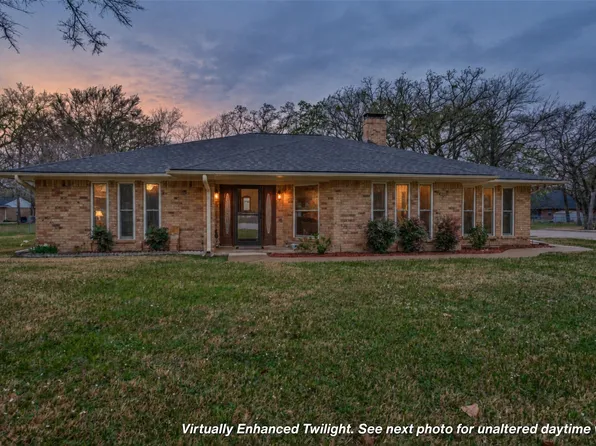 5 Huckleberry Ln, Malakoff, TX 75148