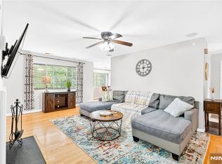 1007 Thoreau Ct, Mahwah, NJ 07430