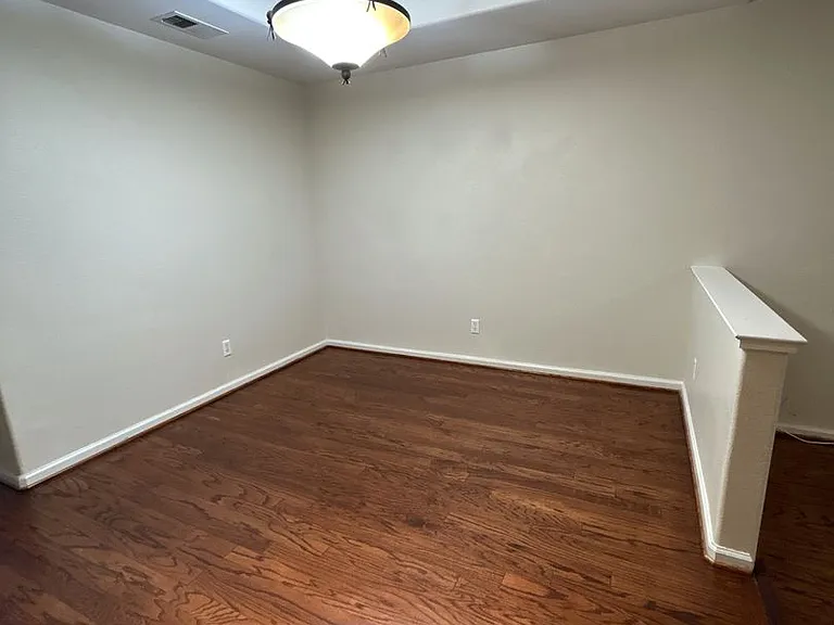 470 White Chapel Ave — Photo 4