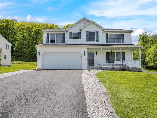 423 Acer Dr, Blandon, PA 19510