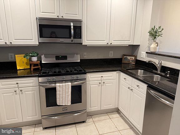 5th image of 2700 Bellforest Ct APT 201