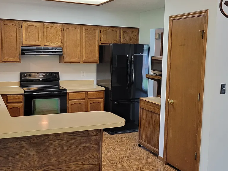5208 Ascot Cir — Photo 9