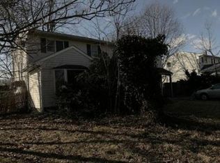 32 Charter Rd, Selden, NY 11784