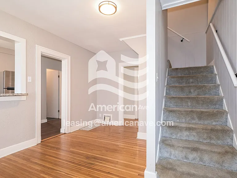 1135972_005_wm_-_living_room_13584221.jpg