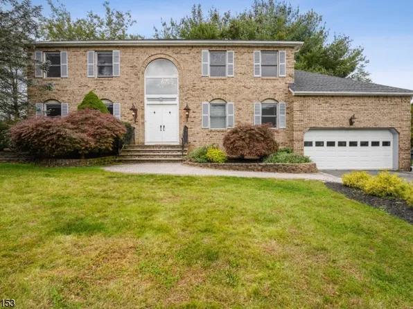 50 Kahl Rd, East Hanover, NJ 07936