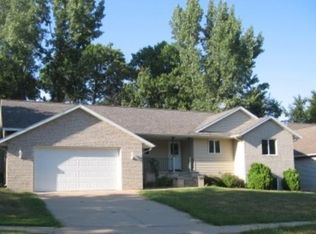 2373 Sunny Meadow Ln, Red Wing, MN 55066
