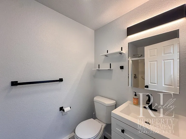 8240 NE Seawind Ave — Photo 17