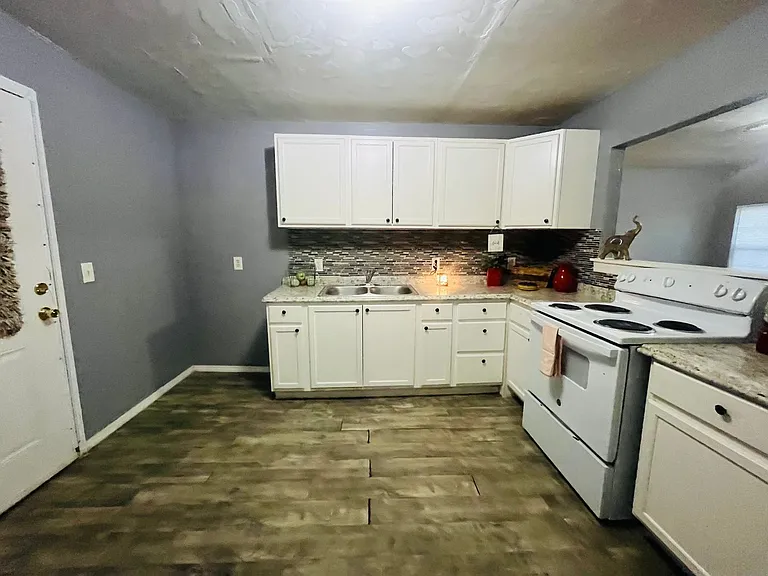 2329 Mustang St — Photo 6