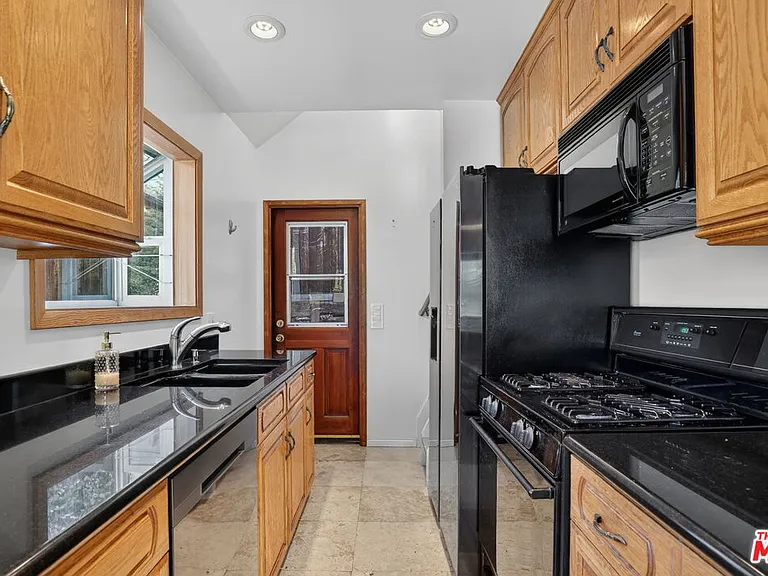21549 Summit Trl — Photo 9