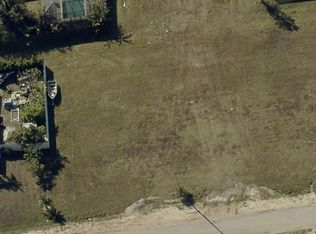 902 NE 16th Ter, Cape Coral, FL 33909