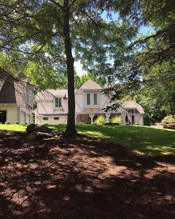 2nd image of 125 Sleepy Hollow Rd