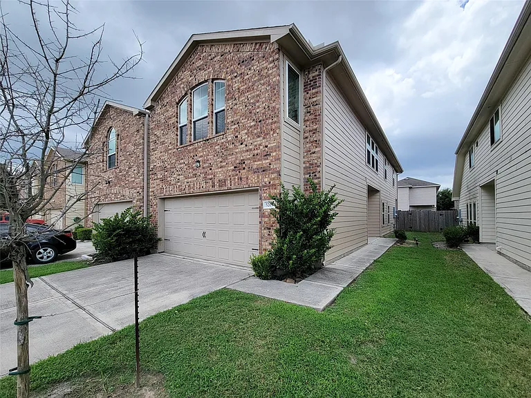 5209 Dauntless Dr — Photo 2