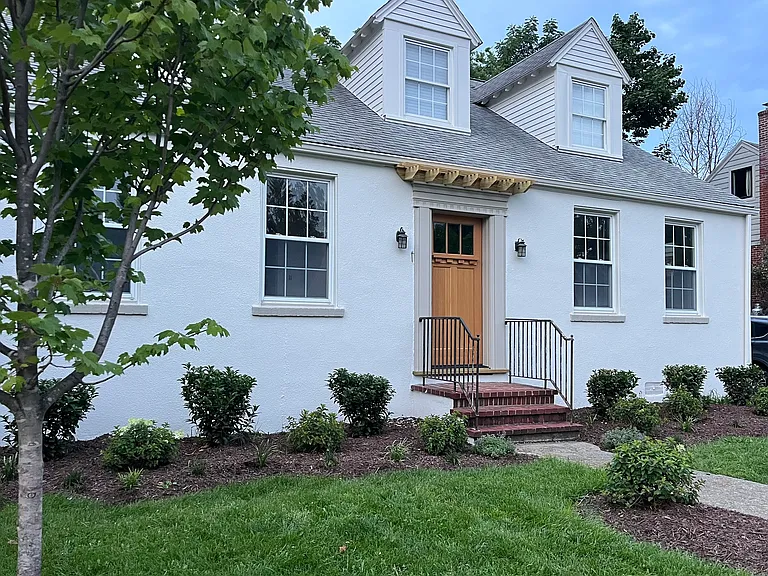 72 Maplehurst Ave #1 — Photo 1