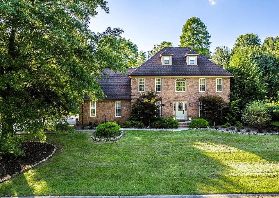 1st image of 3253 Chateau Dr