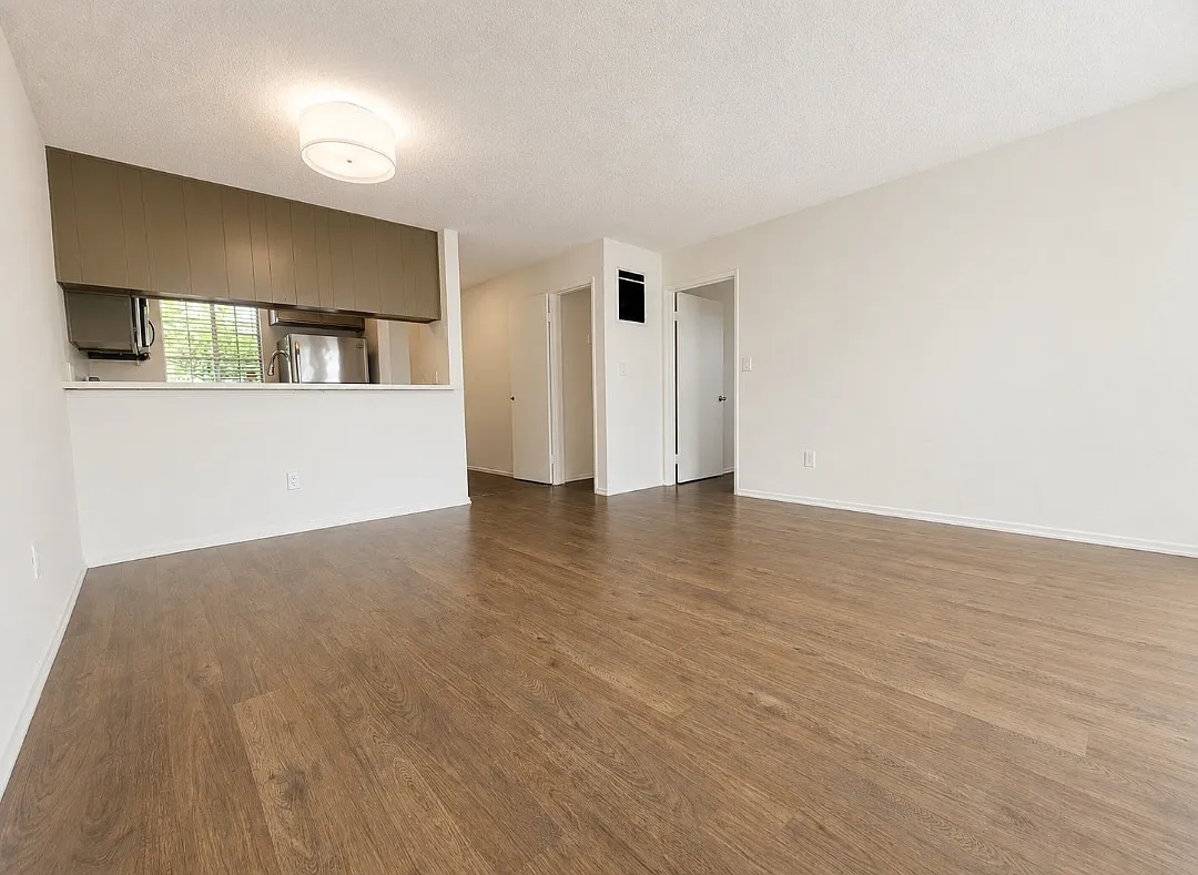 2 bed, 2.0 bath, $3,095 — Photo 4
